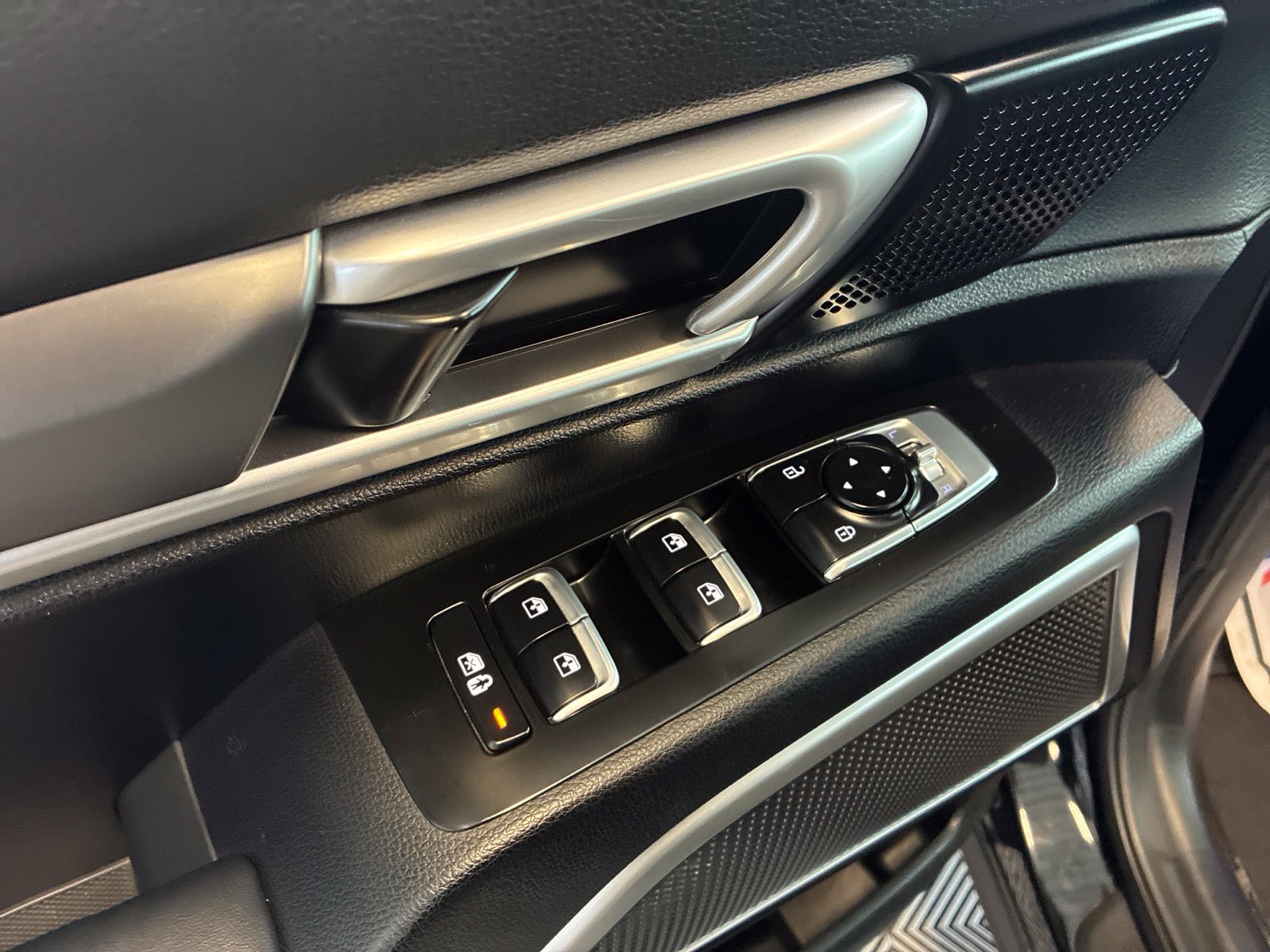 Used 2020 Kia Telluride S AWD/4WD image 16