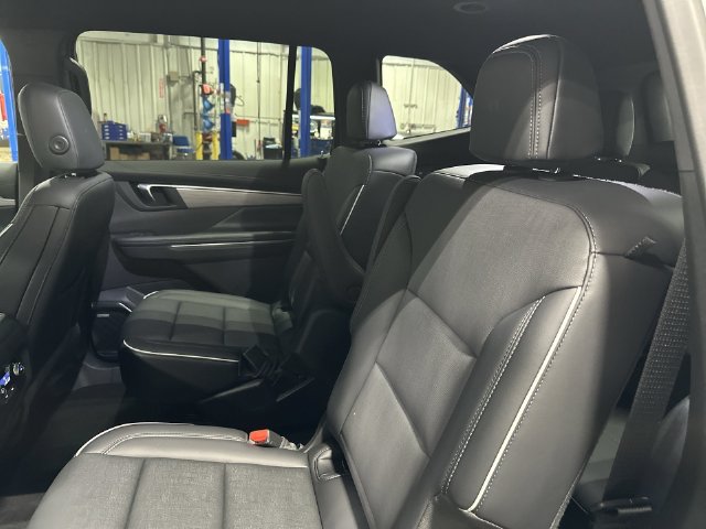 Used 2026 Buick Enclave Preferred w/ Power Package FWD image 30