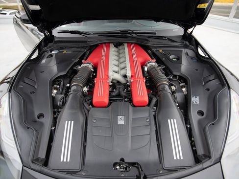 Used 2014 Ferrari F12 Berlinetta image 23