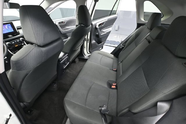 Used 2025 Toyota RAV4 LE FWD image 29