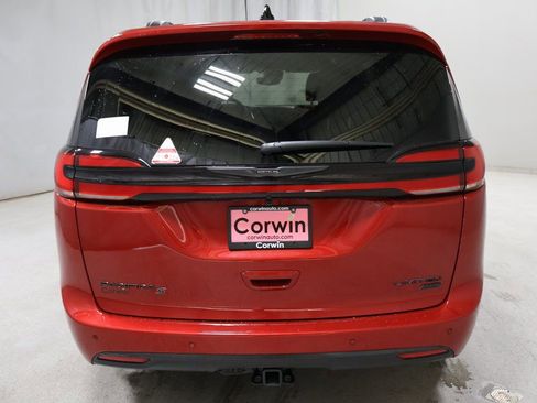 New 2026 Chrysler Pacifica Limited w/ S Appearance Package image 6