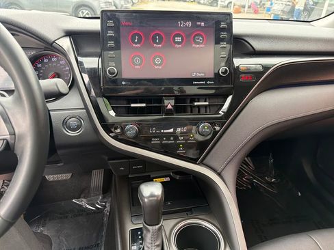 Used 2022 Toyota Camry XSE image 26