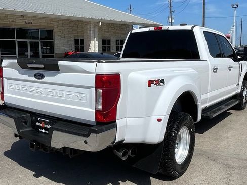 Used 2020 Ford F350 XLT w/ XLT Premium Package AWD/4WD image 4