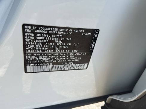 Used 2020 Volkswagen Atlas Cross Sport SEL AWD/4WD image 39