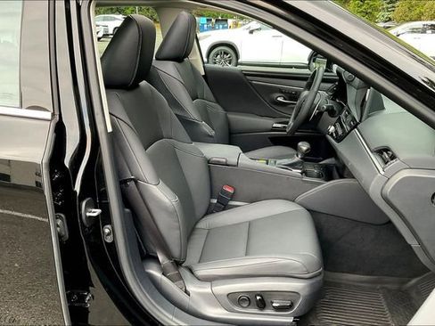 Certified 2024 Lexus ES 250 w/ Premium Package AWD/4WD image 29