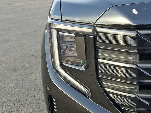 Used 2025 GMC Sierra 1500 Elevation AWD/4WD image 9