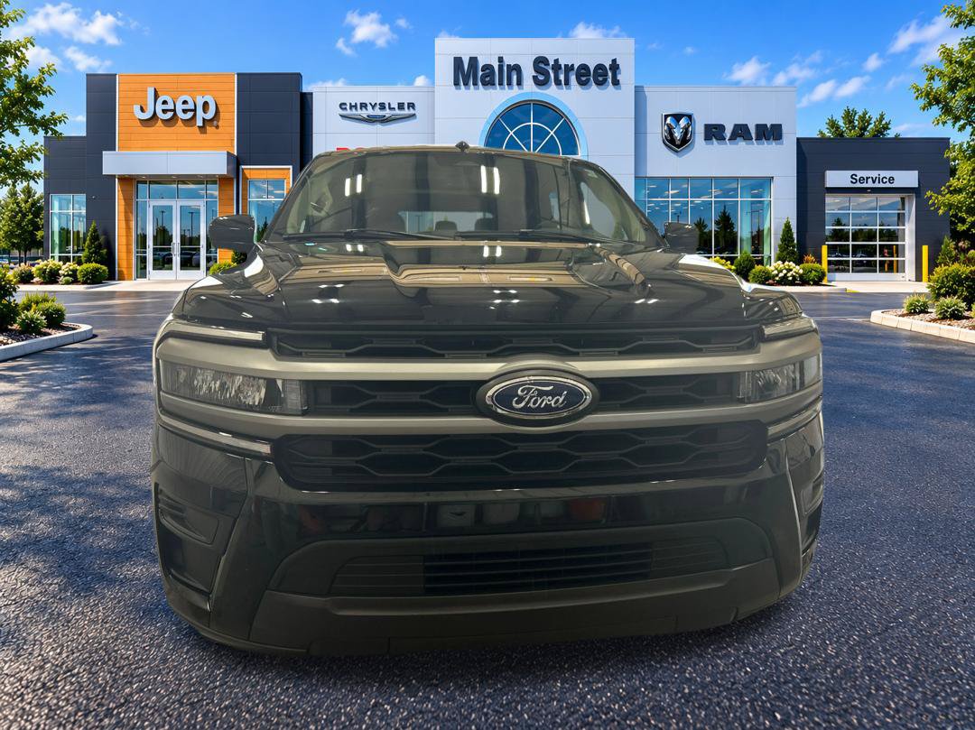 Used 2024 Ford Expedition XLT AWD/4WD image 8