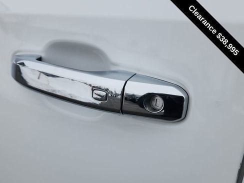 Used 2024 GMC Sierra 1500 SLT image 16