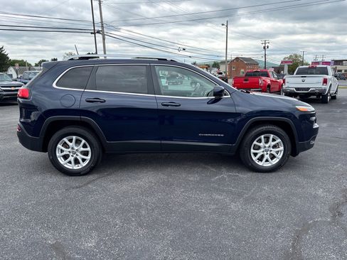 Used 2016 Jeep Cherokee Latitude w/ Comfort/Convenience Group AWD/4WD image 8