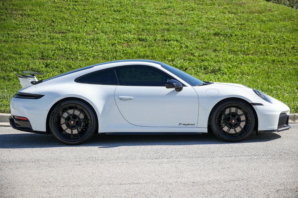Certified 2026 Porsche 911 Carrera GTS RWD image 32