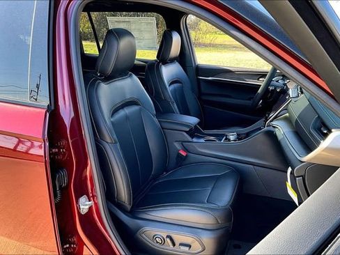 New 2025 Jeep Grand Cherokee L Limited image 11