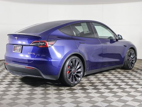 Used 2023 Tesla Model Y Performance image 11