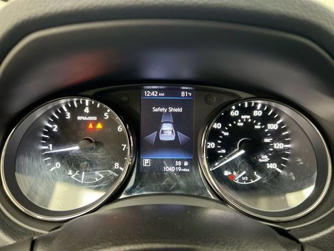 Used 2018 Nissan Rogue SV FWD image 12