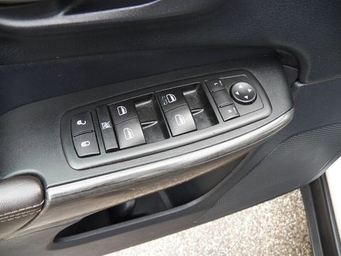 Used 2015 Jeep Cherokee Limited AWD/4WD image 19
