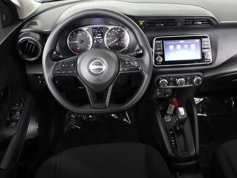 Certified 2025 Nissan Kicks Play S image 7