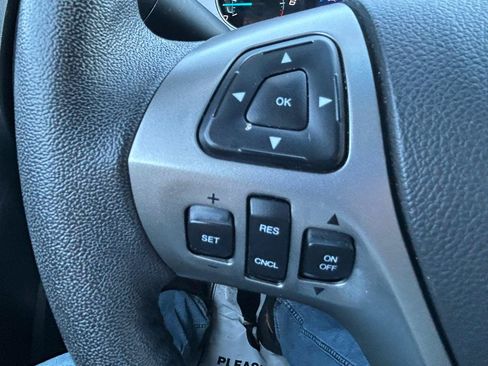 Used 2017 Ford Taurus SEL AWD/4WD image 18