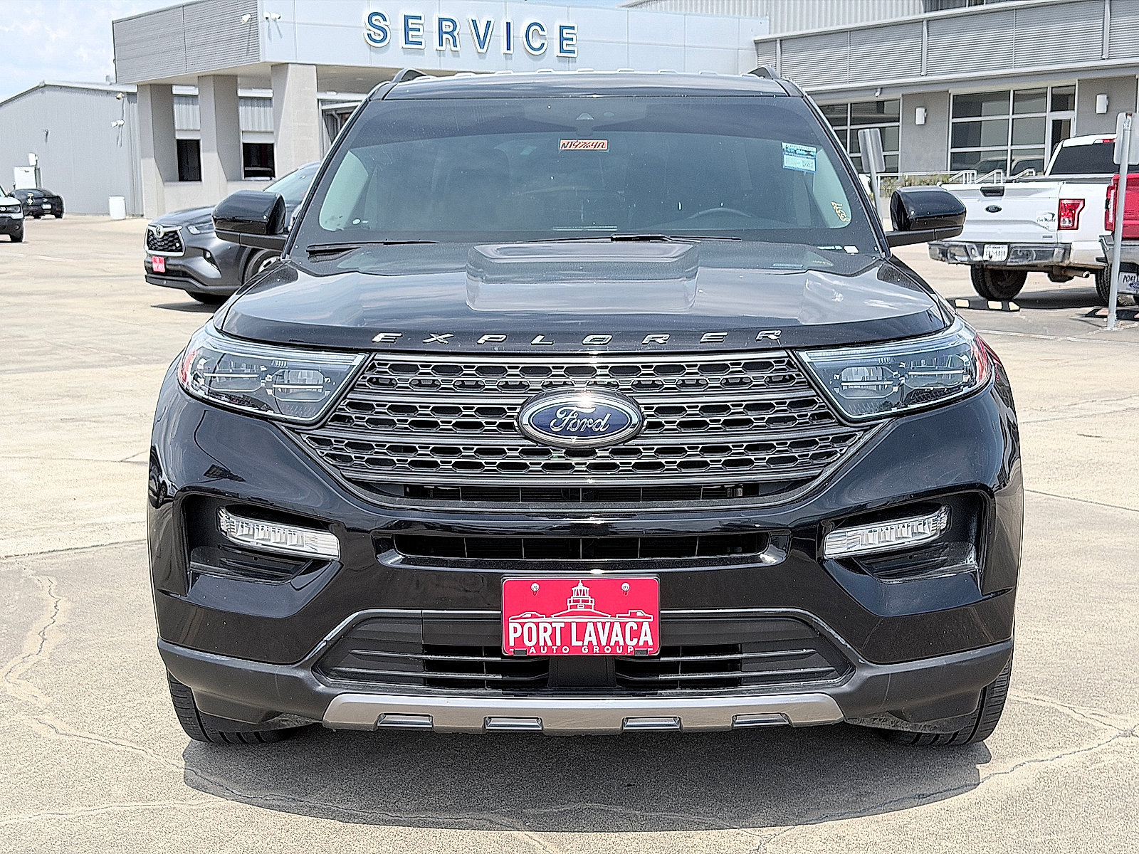 Used 2022 Ford Explorer XLT w/ Equipment Group 202A AWD/4WD image 2