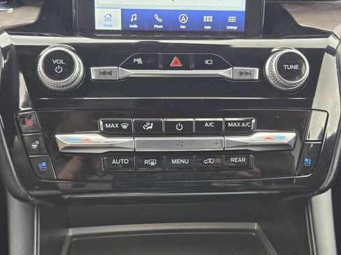 Used 2023 Ford Explorer Platinum w/ Technology Package RWD image 18