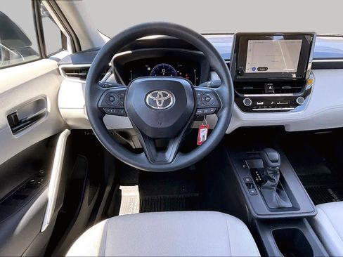 Used 2026 Toyota Corolla Cross L FWD image 6