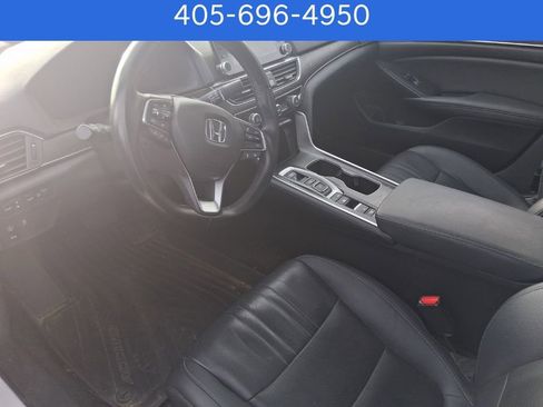 Used 2020 Honda Accord Touring image 6