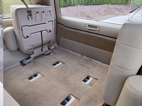 Used 2003 Toyota Land Cruiser w/ Convenience Pkg AWD/4WD image 11