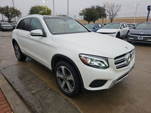 Used 2019 Mercedes-Benz GLC 300 image 4