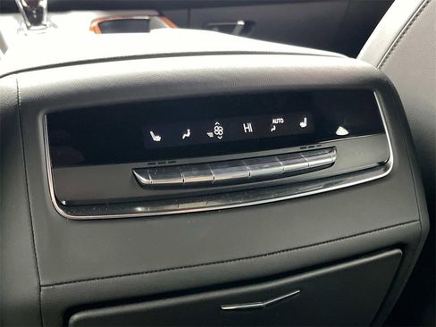 Used 2022 Cadillac Escalade Premium Luxury image 21