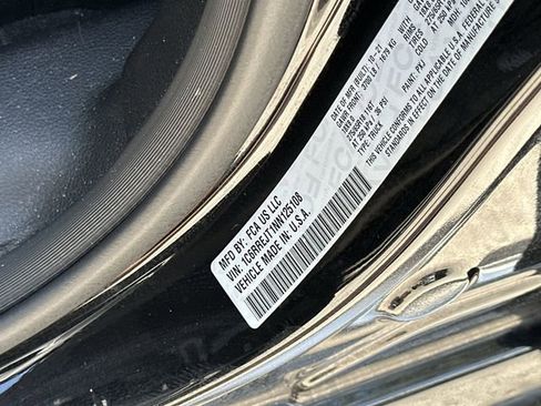 Certified 2022 RAM 1500 Laramie RWD image 38