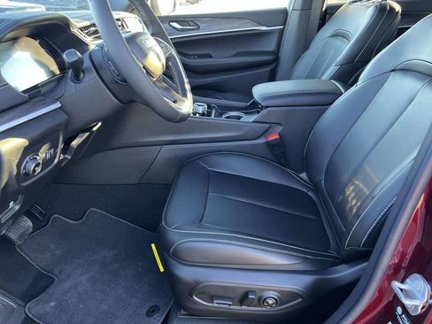 New 2025 Jeep Grand Cherokee L Limited image 6