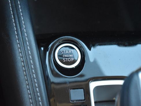 Used 2018 Nissan Kicks S image 10