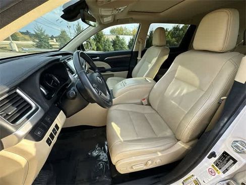 Used 2018 Toyota Highlander Limited image 18