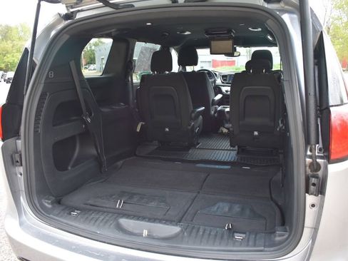 Used 2019 Chrysler Pacifica Touring Plus w/ S Appearance Package FWD image 20