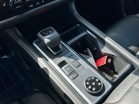 Certified 2025 Nissan Pathfinder SL AWD/4WD image 14