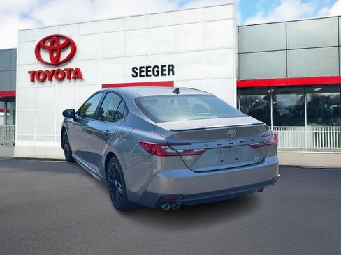 Used 2025 Toyota Camry SE FWD image 9