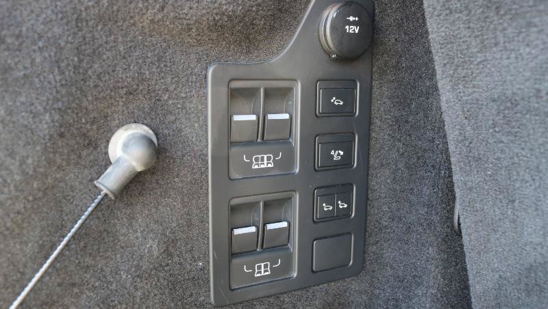 Used 2017 Land Rover Discovery HSE AWD/4WD image 37