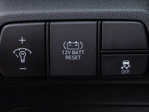 Certified 2025 Hyundai Elantra Blue image 13