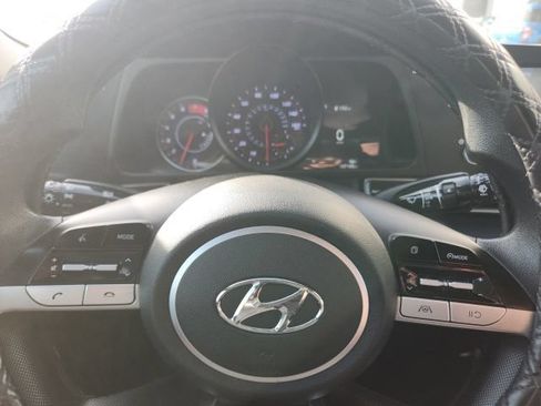 Used 2022 Hyundai Elantra SEL FWD image 17