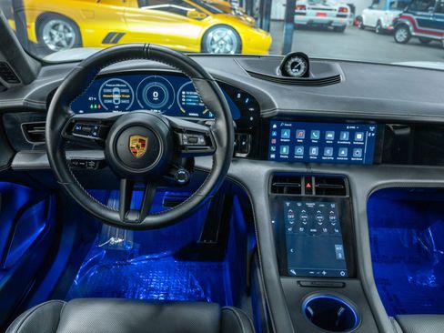 Used 2022 Porsche Taycan Turbo S image 29