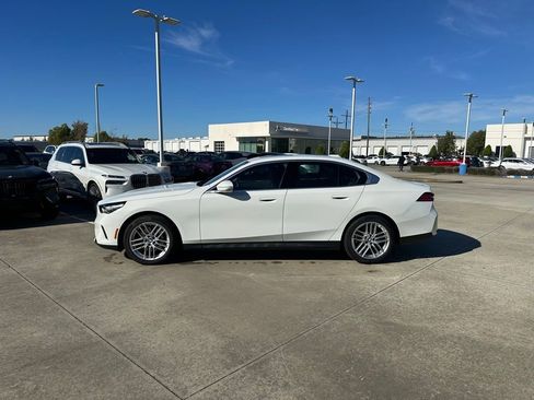 Certified 2025 BMW 530i image 10