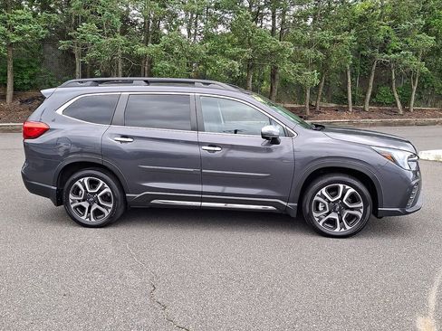 Used 2023 Subaru Ascent Touring AWD/4WD image 10