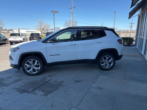 Used 2022 Jeep Compass Limited image 8