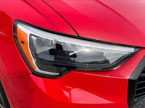 Used 2019 Audi Q3 2.0T Premium image 25