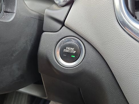 Used 2021 Chevrolet Equinox LS w/ LS Convenience Package FWD image 31