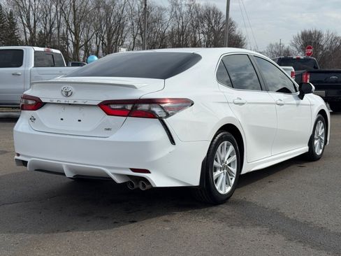 Used 2024 Toyota Camry SE image 8