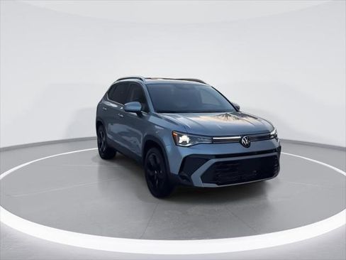 New 2026 Volkswagen Taos SEL image 2