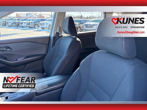 Used 2023 Nissan Rogue S image 23