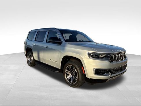 Used 2024 Jeep Wagoneer Series II w/ Flexible Seating Group AWD/4WD image 8