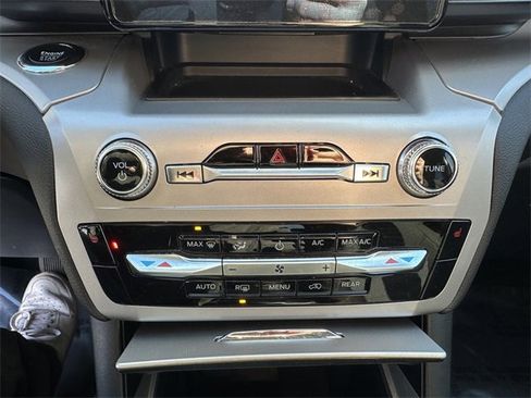 Certified 2022 Ford Explorer XLT image 23