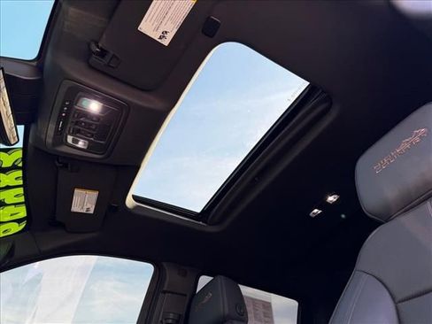 Used 2025 Chevrolet Silverado 1500 High Country image 10