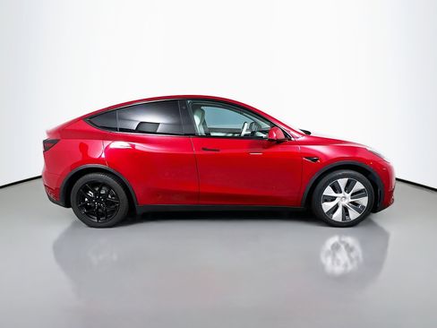 Used 2021 Tesla Model Y Long Range image 3